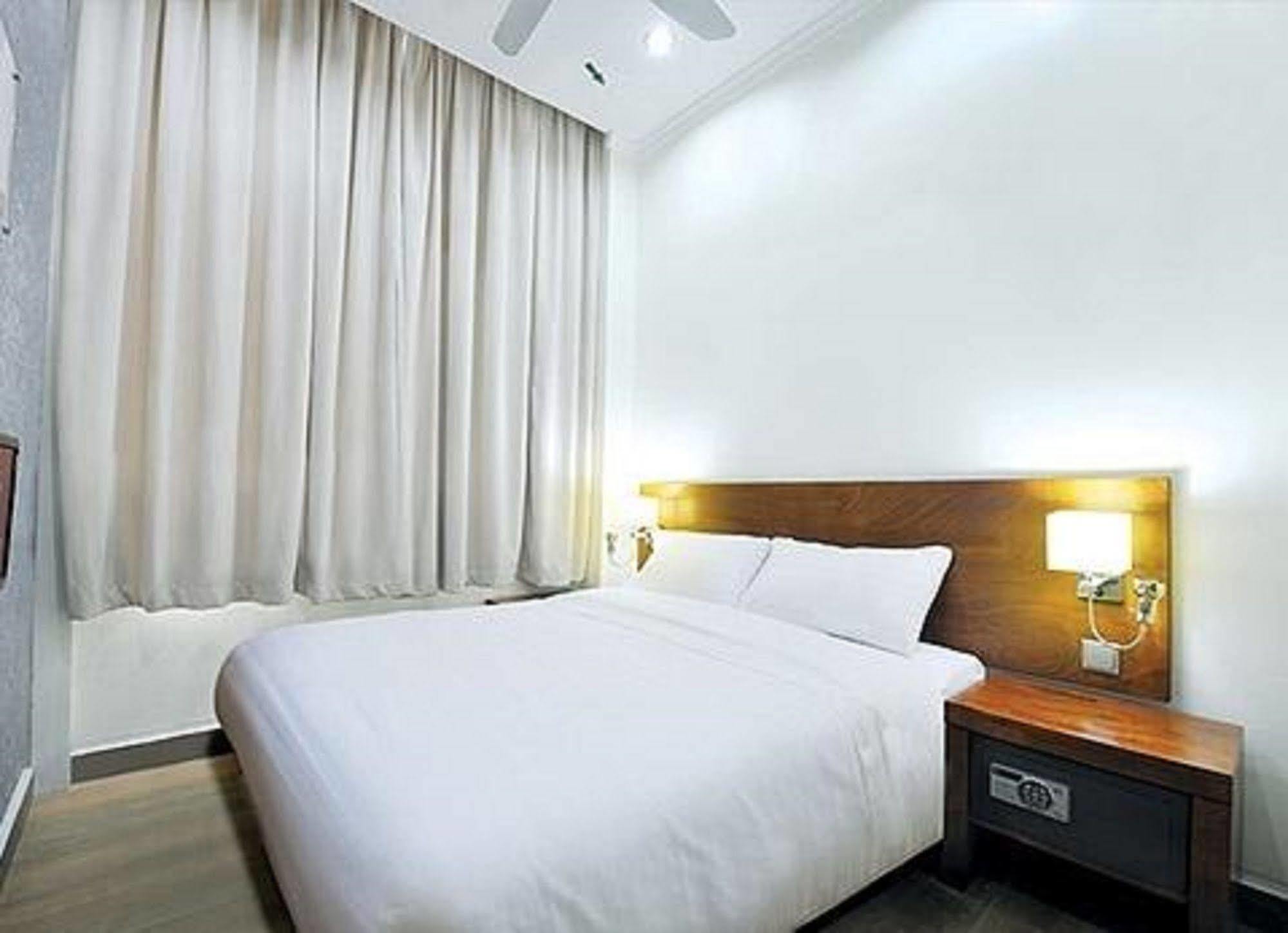Tune Hotel - 1Borneo Kota Kinabalu Eksteriør billede